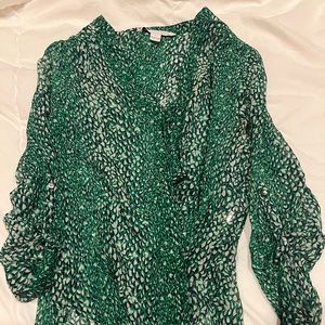 Diane Von Furtensburg size 6 green blouse shirt
